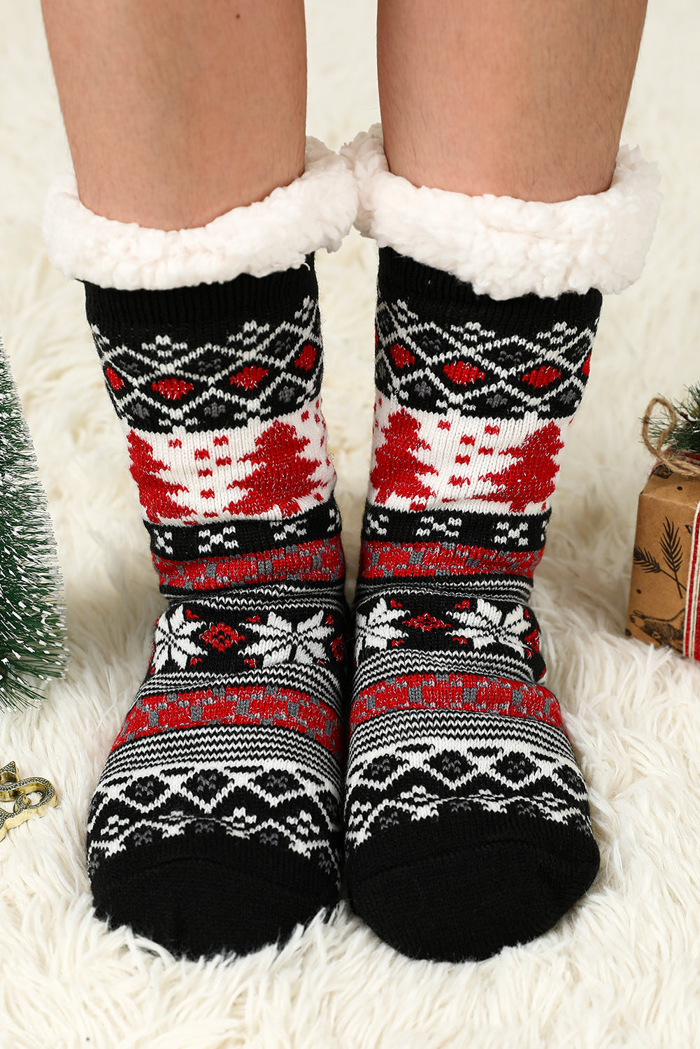 Fiery Red Christmas Tree Pattern Thermal Socks