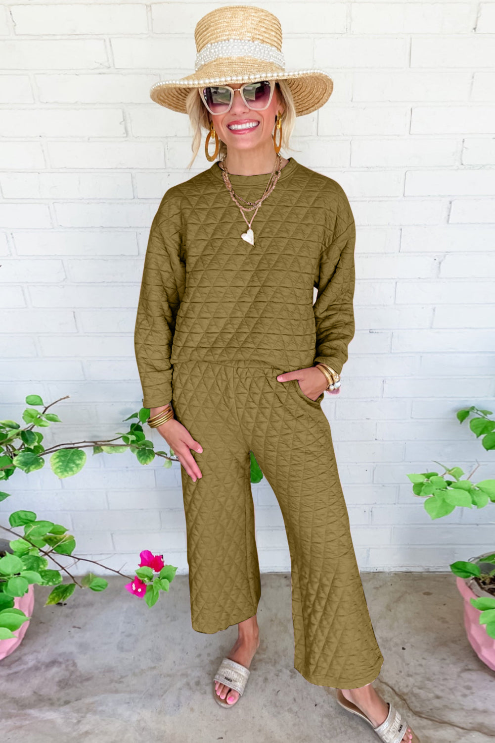 Black Solid Quilted Pullover and Pants Outfit