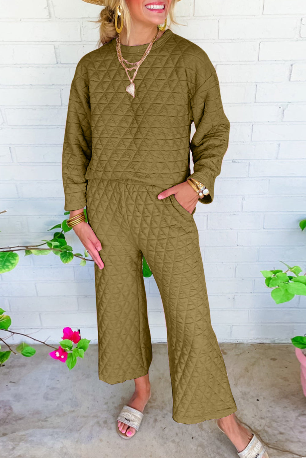 Black Solid Quilted Pullover and Pants Outfit