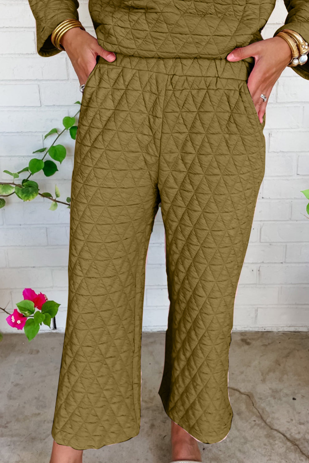 Black Solid Quilted Pullover and Pants Outfit